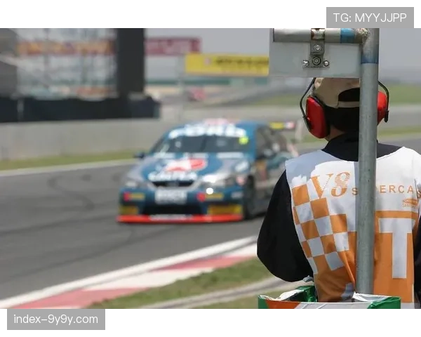 迈阿密大奖赛练习赛，周冠宇赛车遭遇液压故障，提前收工